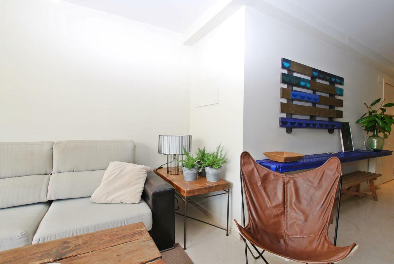 Blue Fridge Apartmen - Blue Fridge Apartmen - Ideal For Couples, Near Beach And Well Connected Apartment Vilassar De Mar Luaran gambar